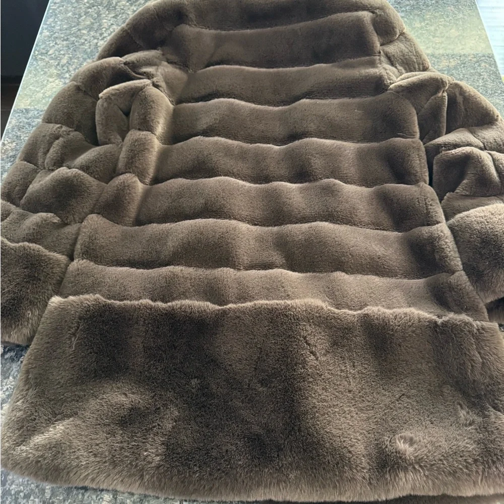Jones New‎ York Women's Faux Fur Jacket Taupe Size S Coat. NWOT Trench teddy